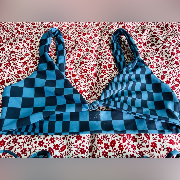 Skatie bikini set 💙🩵 - Picture 3 of 3